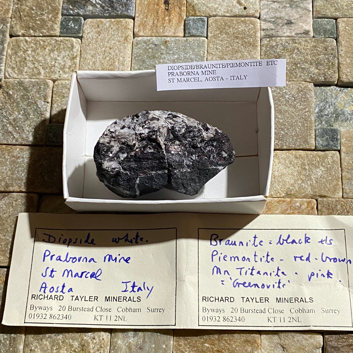 BRAUNITE/PIEMONTITE/DIOPSIDE [ETC] : PRABORNA MINE, ST MARCEL, AOSTA, ITALY 93g MF4624
