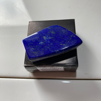 LAPIS LAZULI GEMSTONE = KOKCHA VALLEY, BADAKHSHAN, AFGANISTAN 48g MF5374