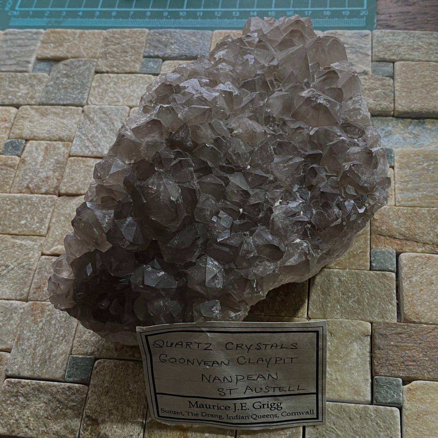 QUARTZ CRYSTAL ASSEMBLAGE : GOONVEAN PIT, NANDEAN, CORNWALL 1257g MF4601