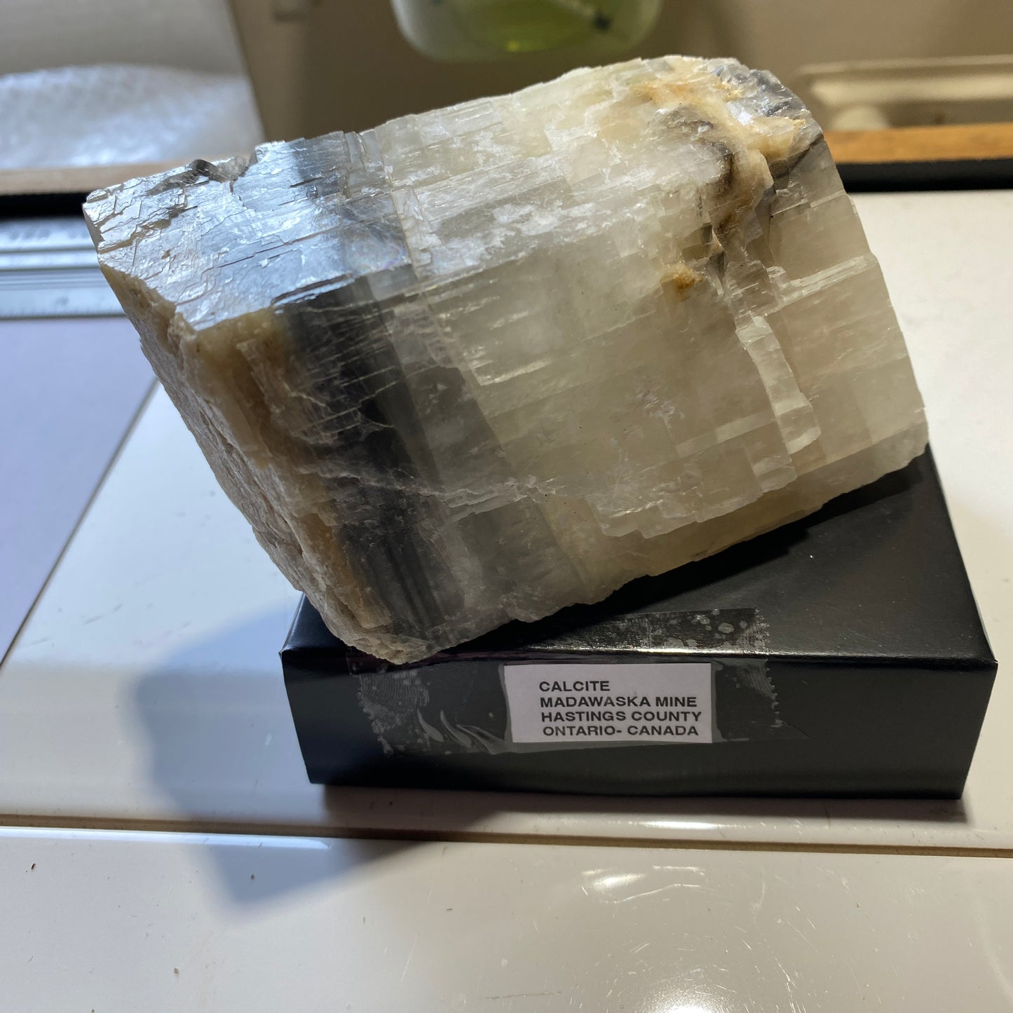 CALCITE RARE SPECIMEN FROM MADAWASKA MINE, ONTARIO, CANADA LARGE 692g MF370