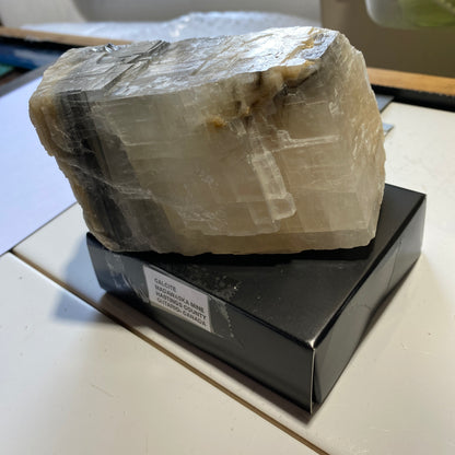 CALCITE RARE SPECIMEN FROM MADAWASKA MINE, ONTARIO, CANADA LARGE 692g MF370