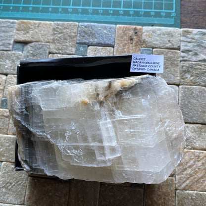 CALCITE RARE SPECIMEN FROM MADAWASKA MINE, ONTARIO, CANADA LARGE 692g MF370