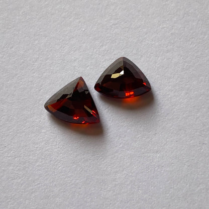 SPESSARTINE GARNET GEMSTONES x2 - NAVEGADORA MINE, MINAS GERAIS, BRAZIL 2.39Ct MFG1588