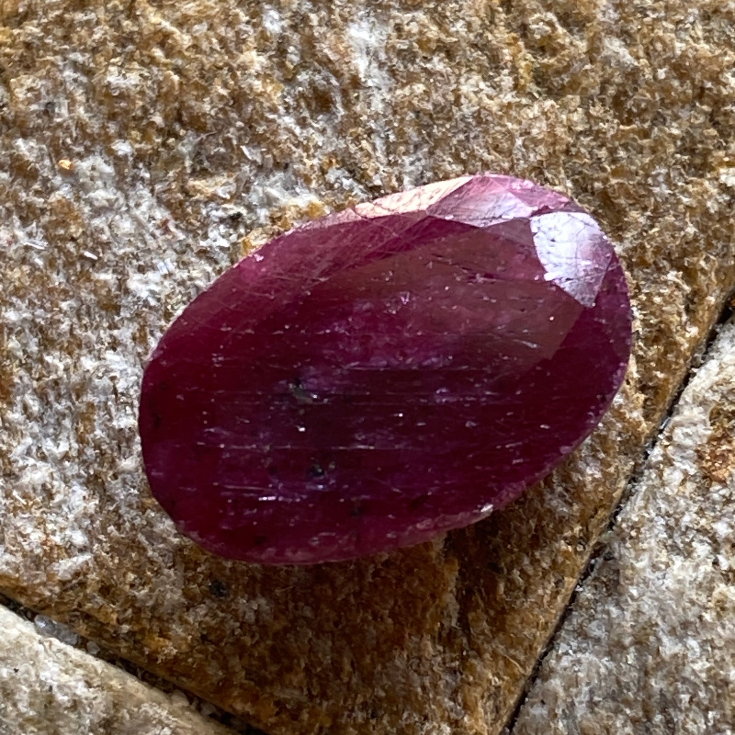 RUBY CORUNDUM GEMSTONE - HUNZA, GILGIT-BALTISTAN, PAKISTAN 6.30Ct MFG72