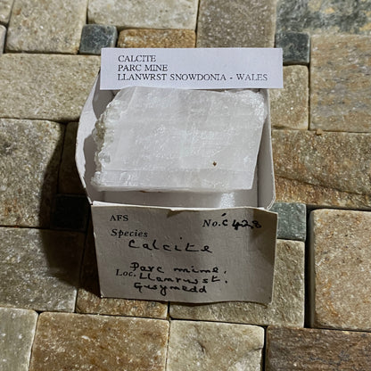 CALCITE : PARC MINE, LLANWRST,SNOWDONIA, WALES. 31g MF4625