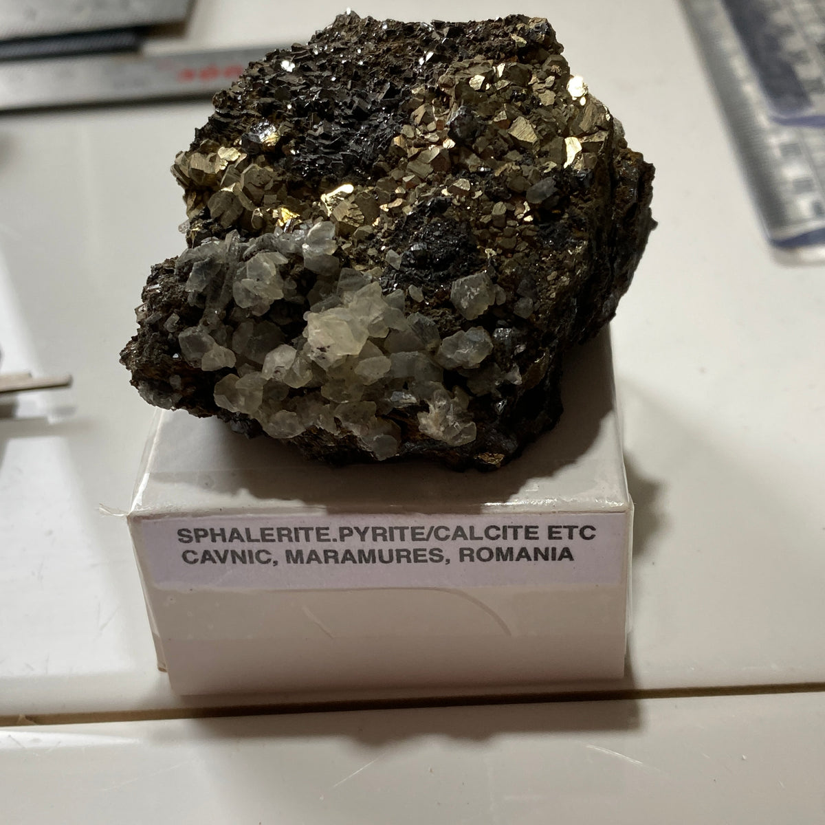 SHPALERITE/PYRITE/QUARTZ : CAVNIC MINE, MARAMURES COUNTY, ROMANIA. 138g MF5324
