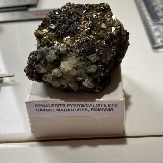 SHPALERITE/PYRITE/QUARTZ : CAVNIC MINE, MARAMURES COUNTY, ROMANIA. 138g MF5324