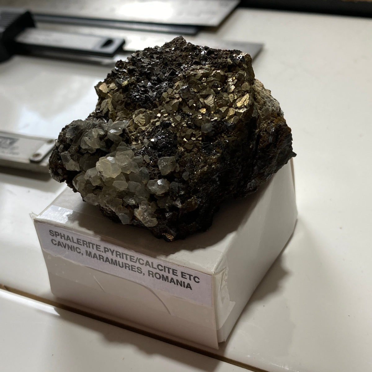 SHPALERITE/PYRITE/QUARTZ : CAVNIC MINE, MARAMURES COUNTY, ROMANIA. 138g MF5324