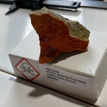 REALGAR : MOUNT WASHINGTON MINE, VANCOUVER ISLAND, CANADA 44g MF5338