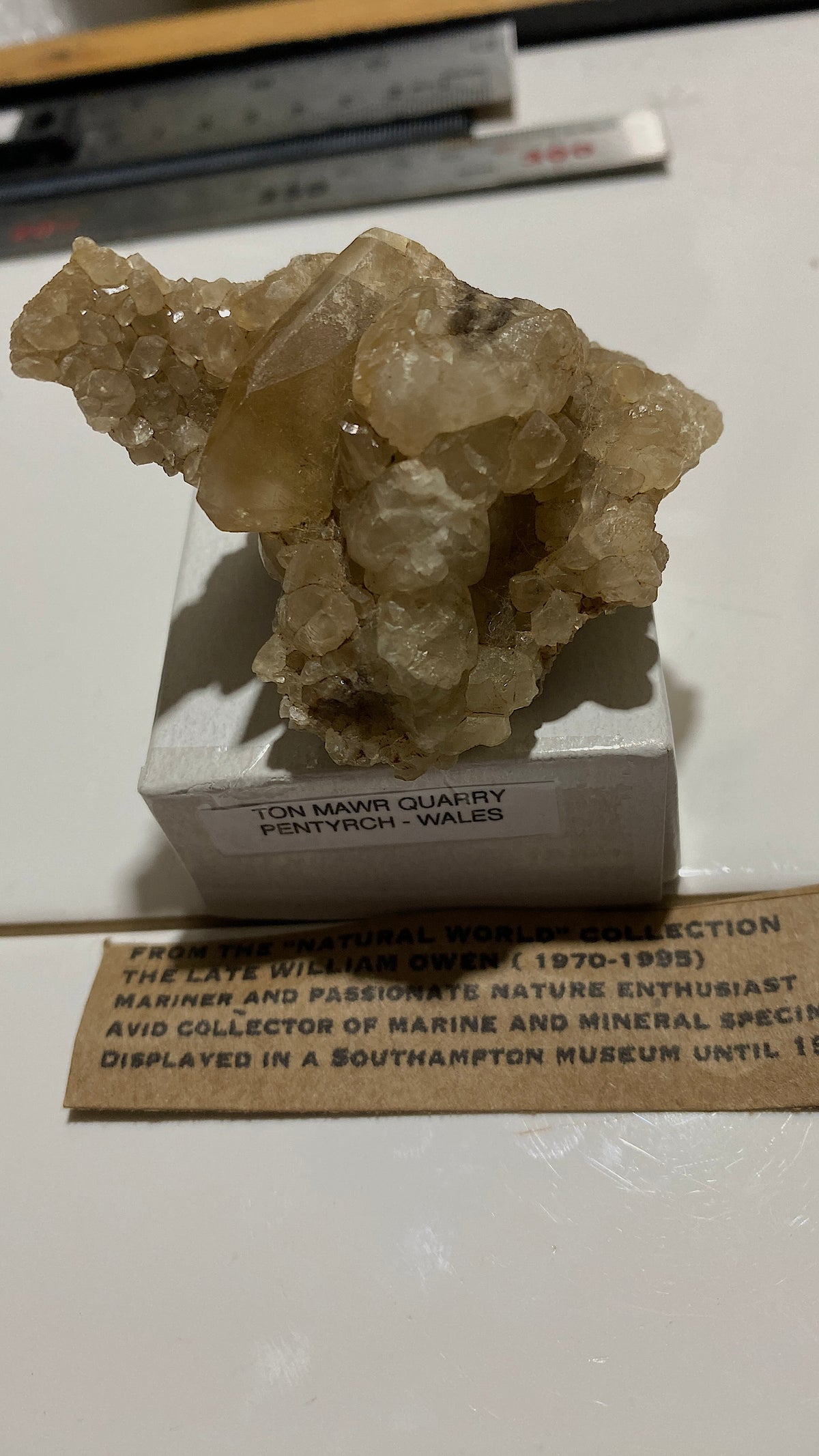 CALCITE : TOM MAWR QUARRY, PENTYRCH, WALES  72g. MF5327