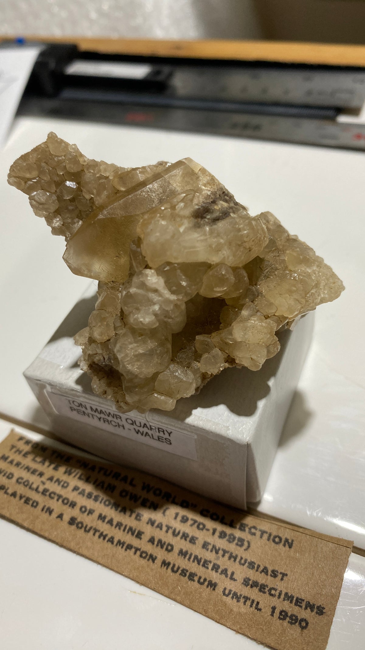 CALCITE : TOM MAWR QUARRY, PENTYRCH, WALES  72g. MF5327