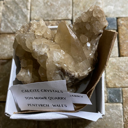CALCITE : TOM MAWR QUARRY, PENTYRCH, WALES  72g. MF5327