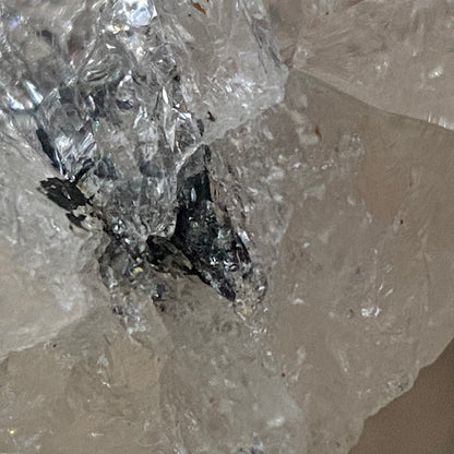 TAKANELITE ON MORGANITE BERYL : BARRA DO SALINAS, BRAZIL 23g MF4642