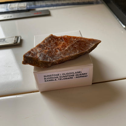 SUNSTONE [OLIGOCLASE] : BJORDAN SUNSTONE QUARRY, BAMBLE, TELEMARK, NORWAY. 24g MF5339