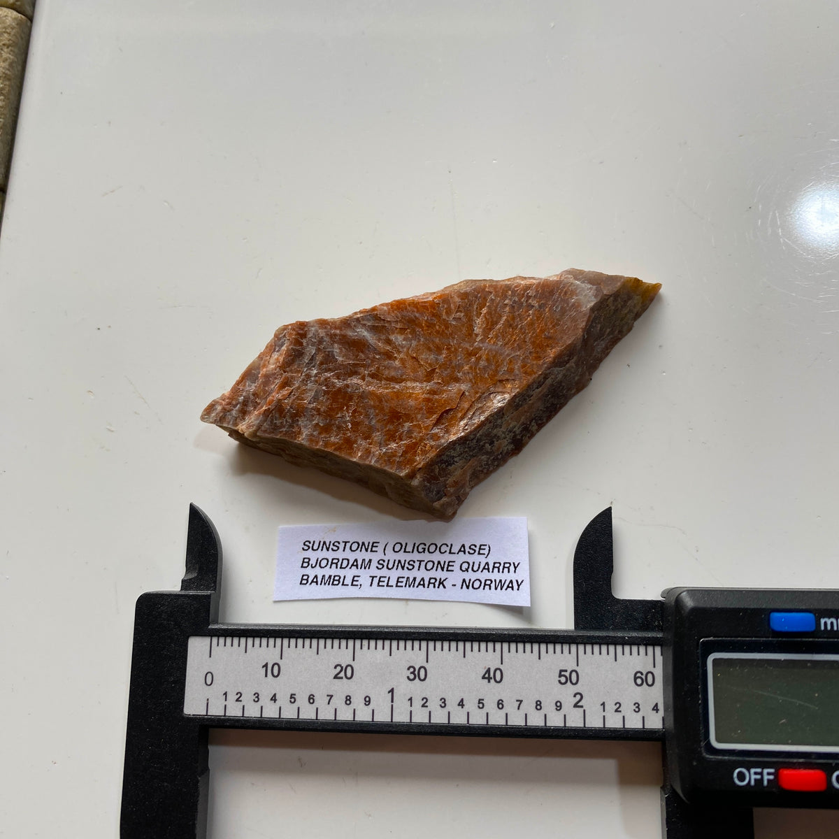 SUNSTONE [OLIGOCLASE] : BJORDAN SUNSTONE QUARRY, BAMBLE, TELEMARK, NORWAY. 24g MF5339