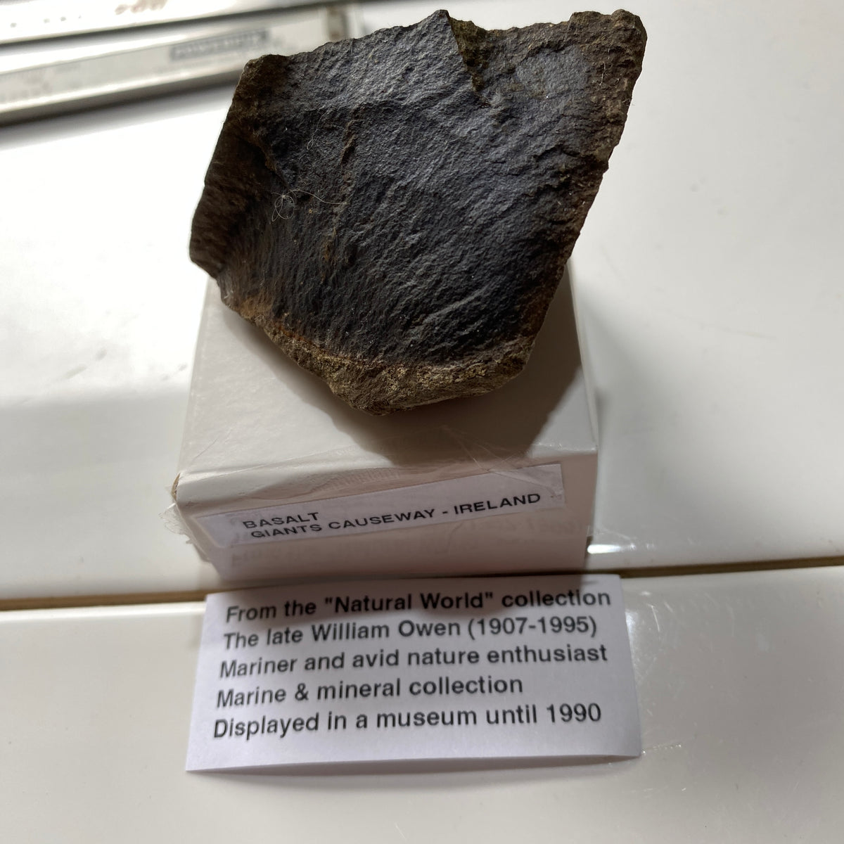 BASALT SPECIMEN FROM THE GIANTS CAUSEWAY, CO ANTRIM, N. IRELAND  66g MF5340