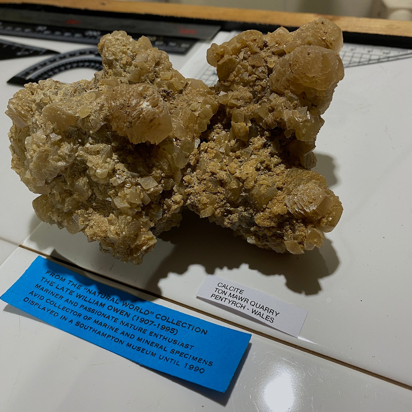 CALCITE : TON MAWR QUARRY, PENTYRCH, WALES  495g  MF4602
