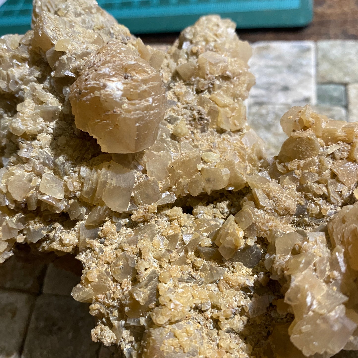 CALCITE : TON MAWR QUARRY, PENTYRCH, WALES  495g  MF4602
