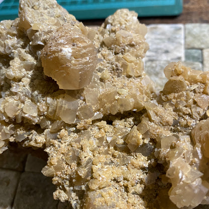 CALCITE : TON MAWR QUARRY, PENTYRCH, WALES  495g  MF4602