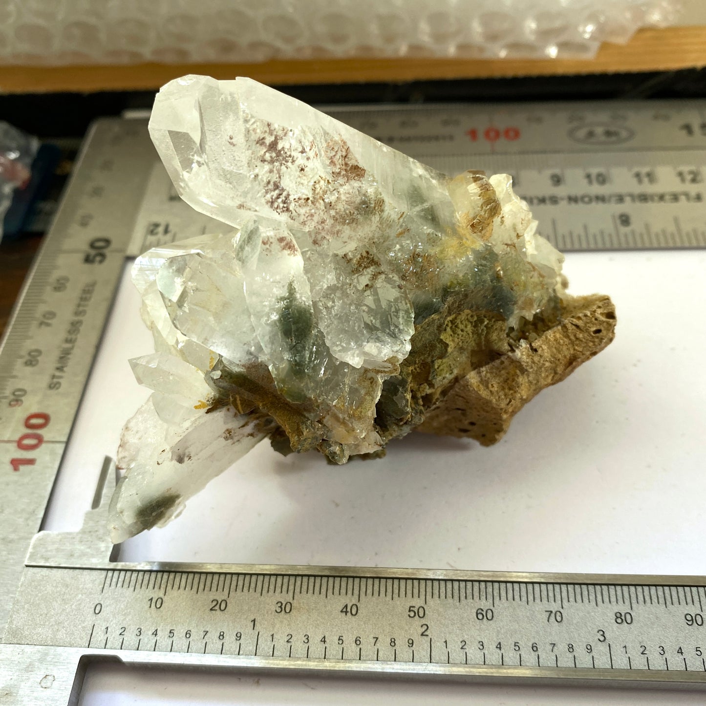 QUARTZ CRYSTAL ASSEMBLAGE WITH MINOR CHLORITE 165g MF3117