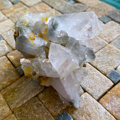 QUARTZ CRYSTAL ASSEMBLAGE WITH MINOR CHLORITE 165g MF3117