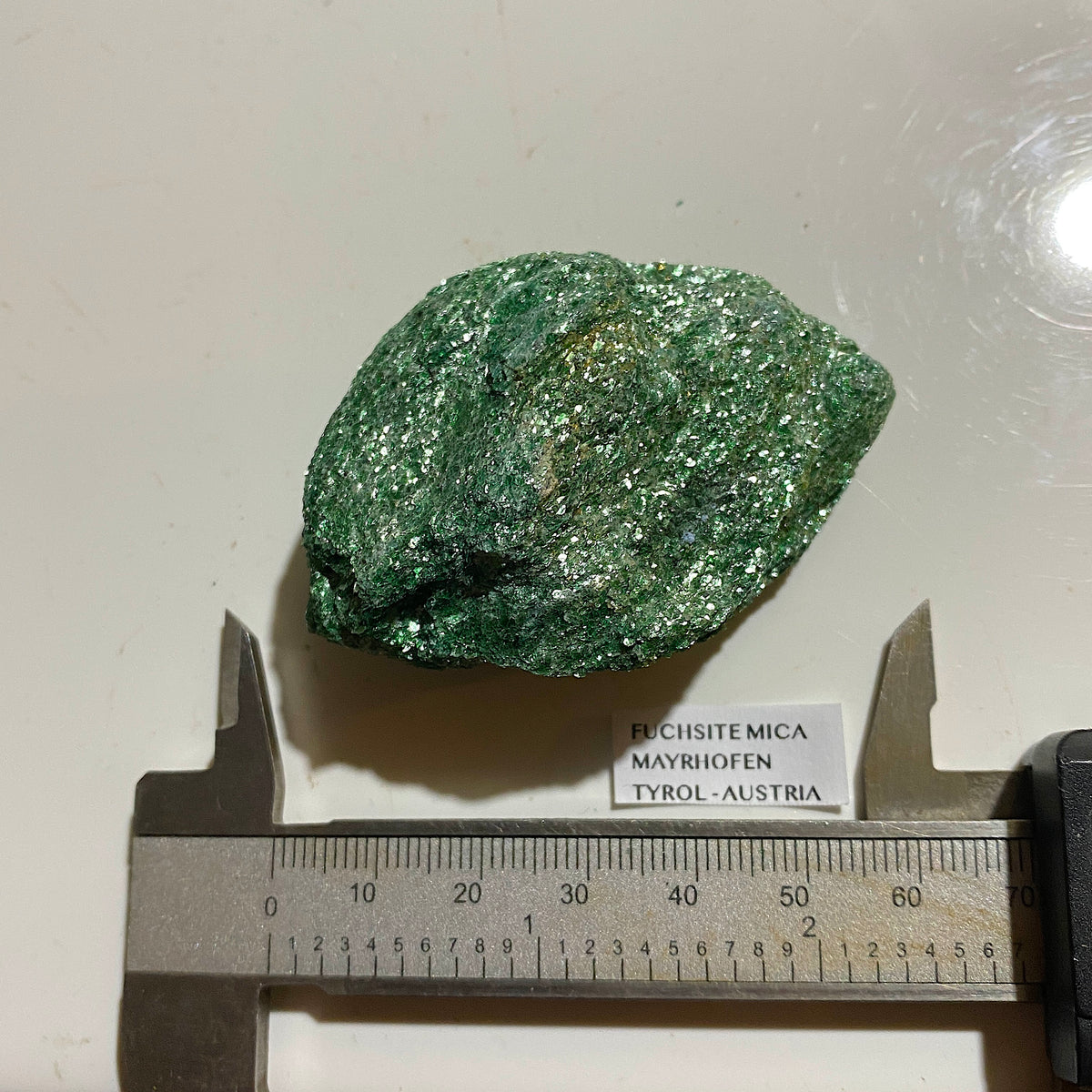 FUCHSITE MICA : MAYRHOFEN, TYROL, AUSTRIA. 68g. MF5346