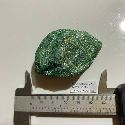 FUCHSITE MICA : MAYRHOFEN, TYROL, AUSTRIA. 68g. MF5346
