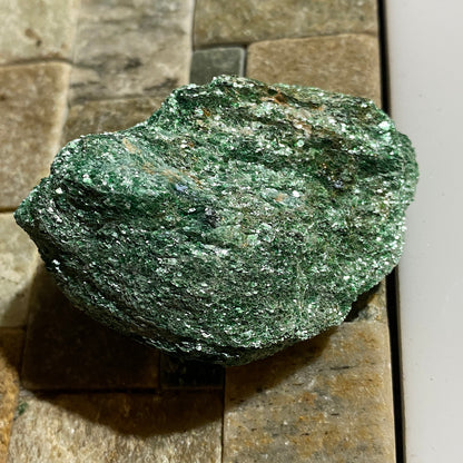 FUCHSITE MICA : MAYRHOFEN, TYROL, AUSTRIA. 68g. MF5346