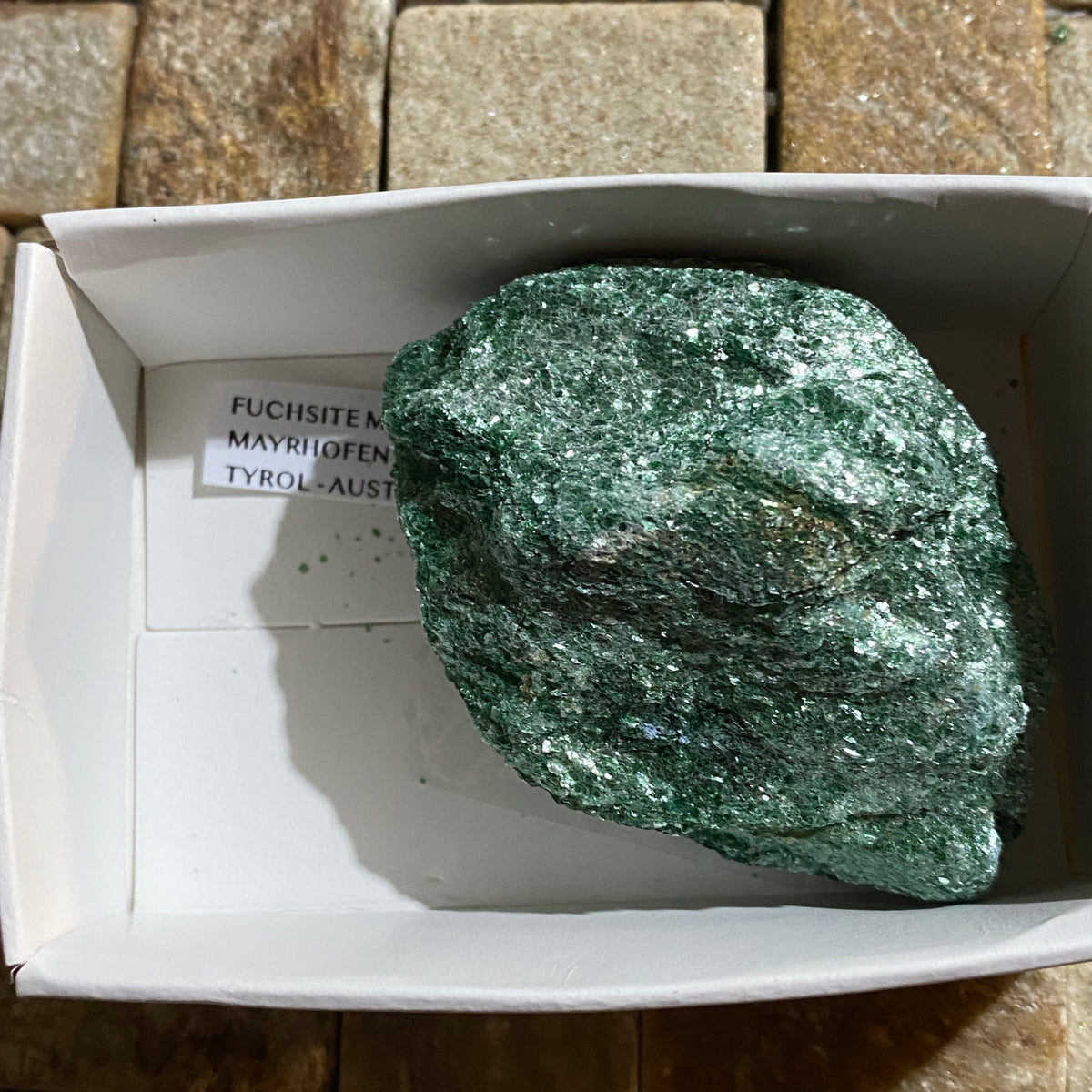 FUCHSITE MICA : MAYRHOFEN, TYROL, AUSTRIA. 68g. MF5346