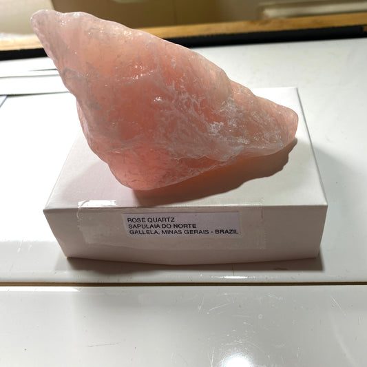 ROSE QUARTZ -SAPULAIA DO NORTE, GALLELA, MINAS GERAIS, BRAZIL 204G MF4465
