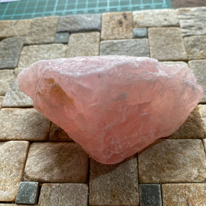 ROSE QUARTZ -SAPULAIA DO NORTE, GALLELA, MINAS GERAIS, BRAZIL 204G MF4465