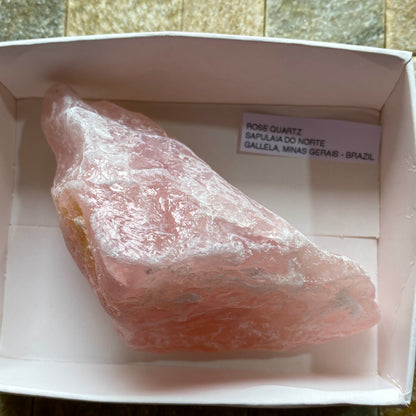 ROSE QUARTZ -SAPULAIA DO NORTE, GALLELA, MINAS GERAIS, BRAZIL 204G MF4465