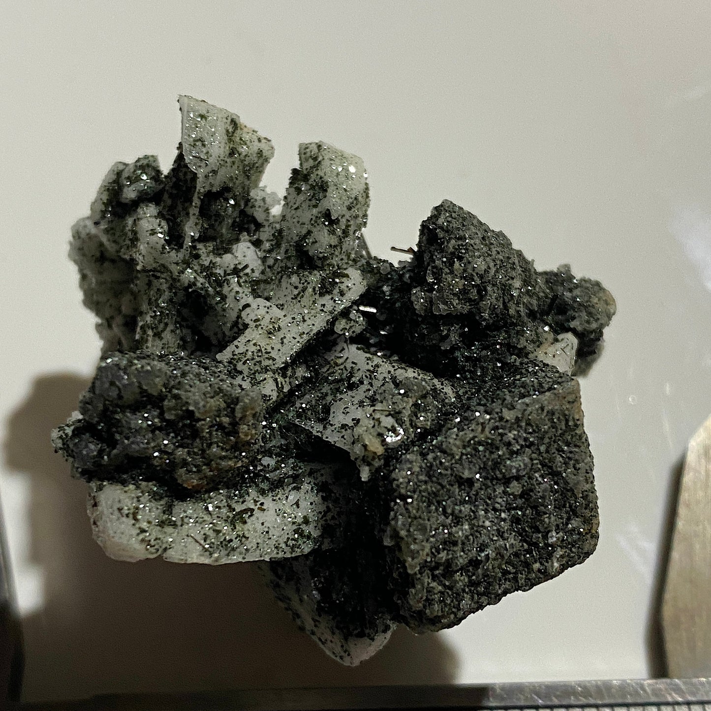 RUTILE/CHLORITE/ALBITE EXQUISITE SPECIMEN : SEEBACH VALLEY, AUSTRIA 30g MF4679