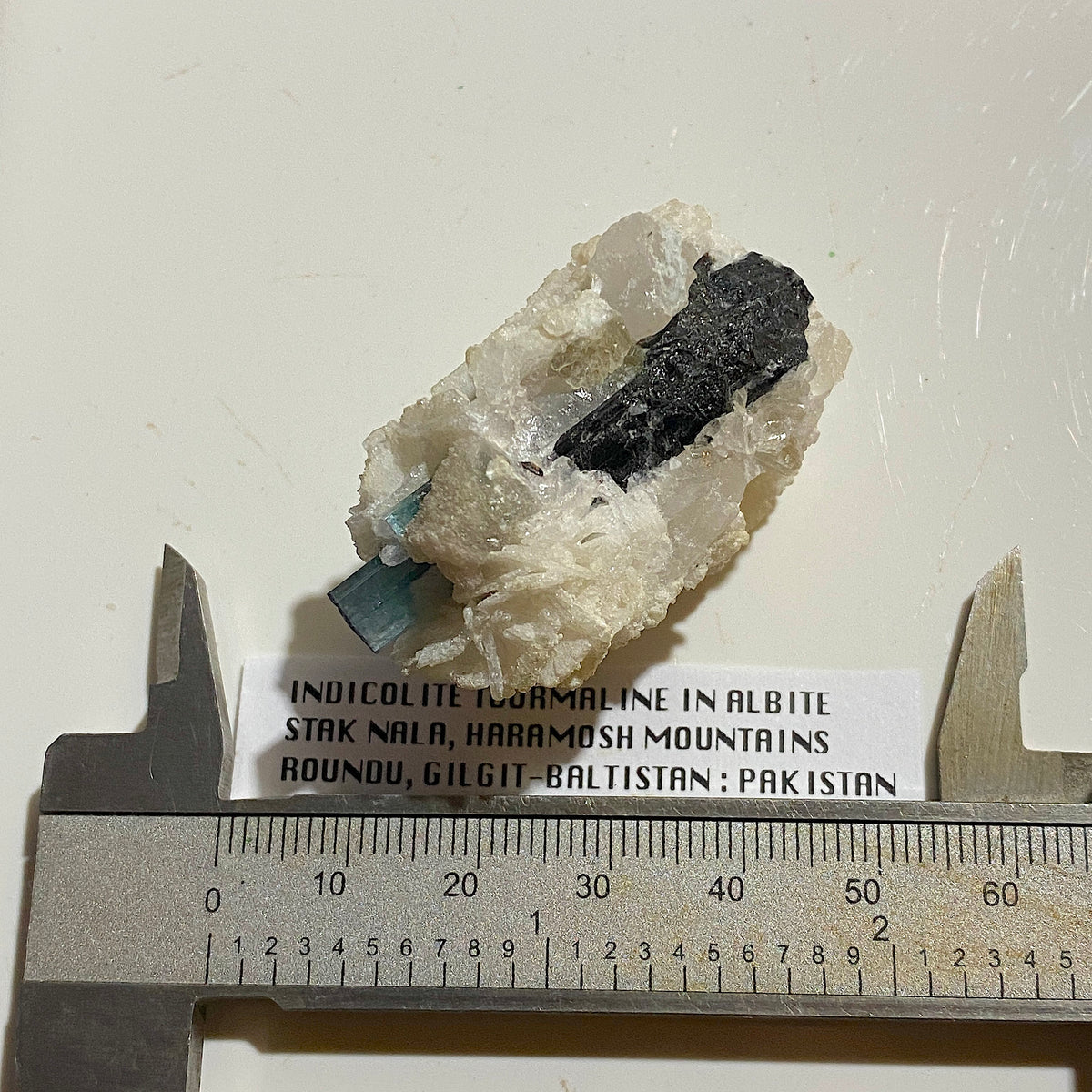 INDICOLITE TOURMALINE IN ALBITE : STAK NALA, HAROMOSH MTS, PAKISTAN 28g. MF5349
