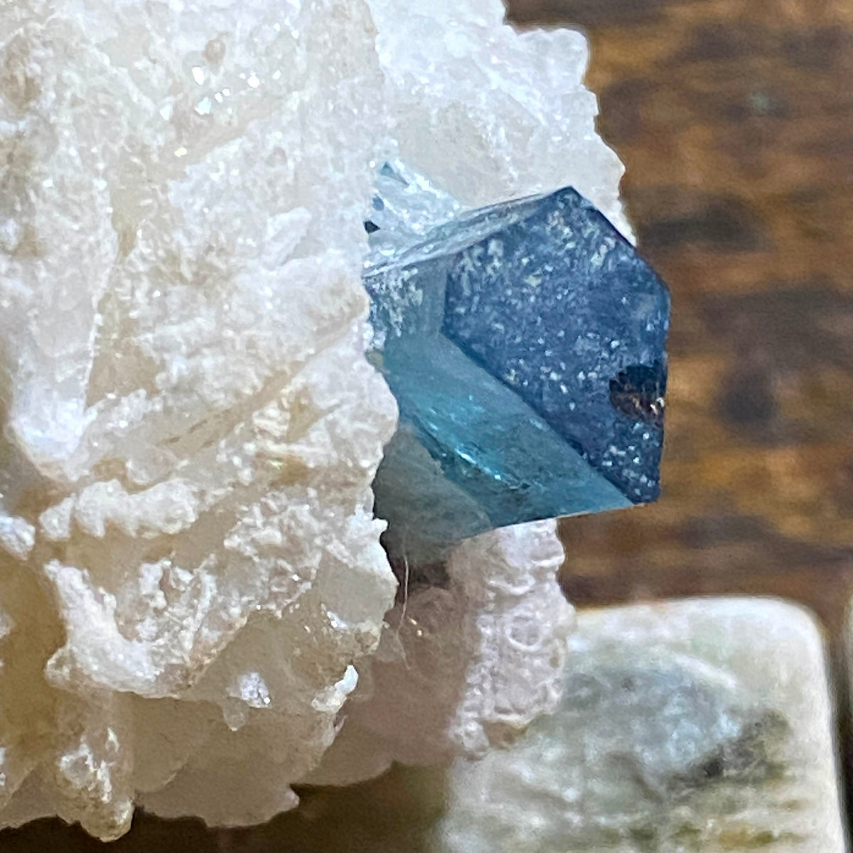 INDICOLITE TOURMALINE IN ALBITE : STAK NALA, HAROMOSH MTS, PAKISTAN 28g. MF5349