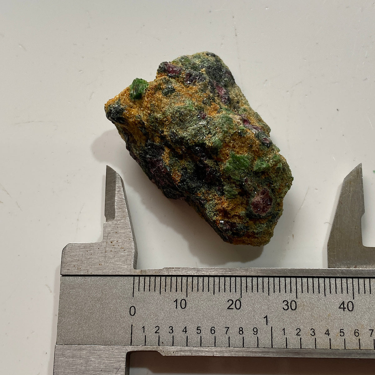 PYROPE/DIOPSIDE /ETC : NORDFJORD, VESTLAND, NORWAY. 20g MF5350