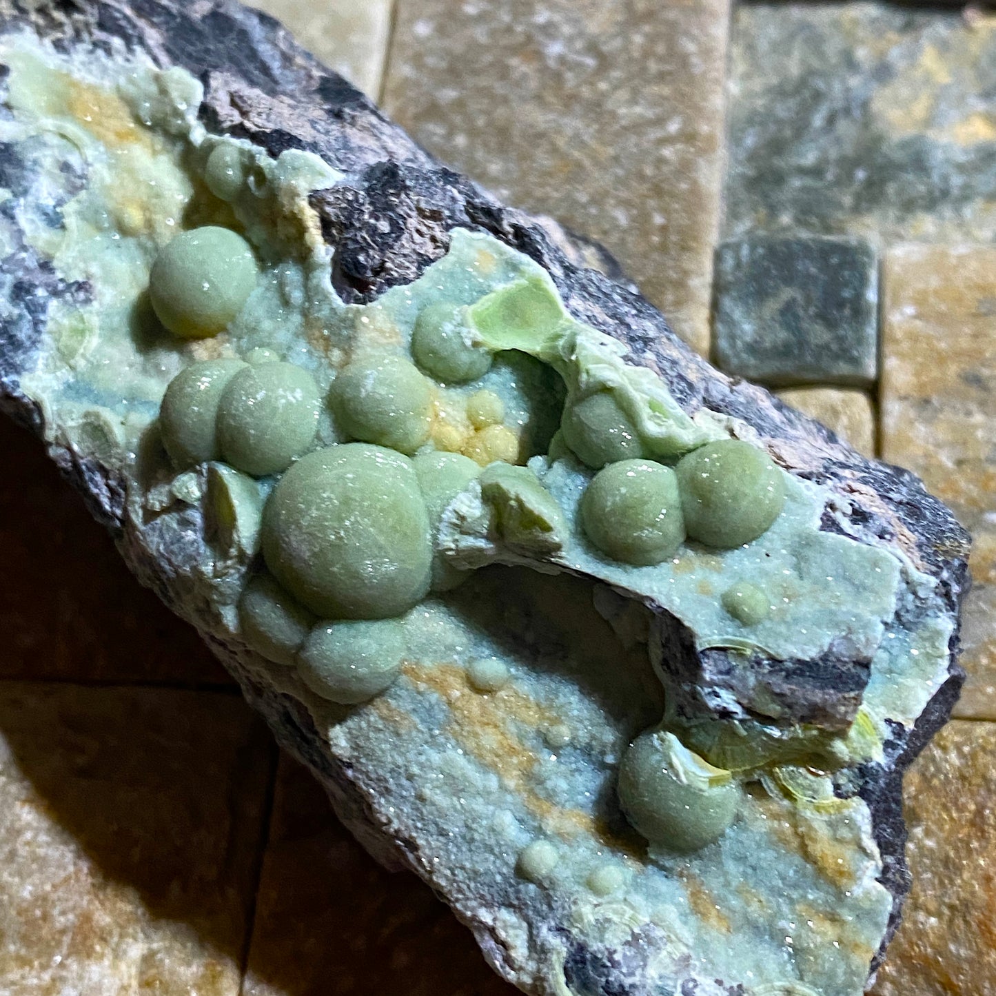 WAVELLLITE : COUNTY PIT, MAULDIN MOUNTAINS, ARKANSAS, U.S.A. 82g MF4685