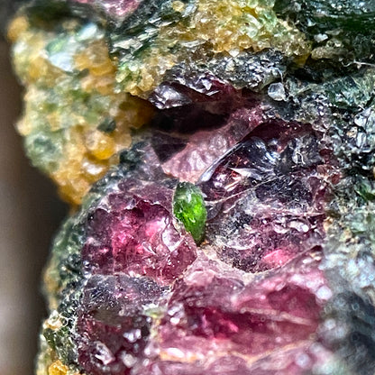 PYROPE/DIOPSIDE /ETC : NORDFJORD, VESTLAND, NORWAY. 20g MF5350