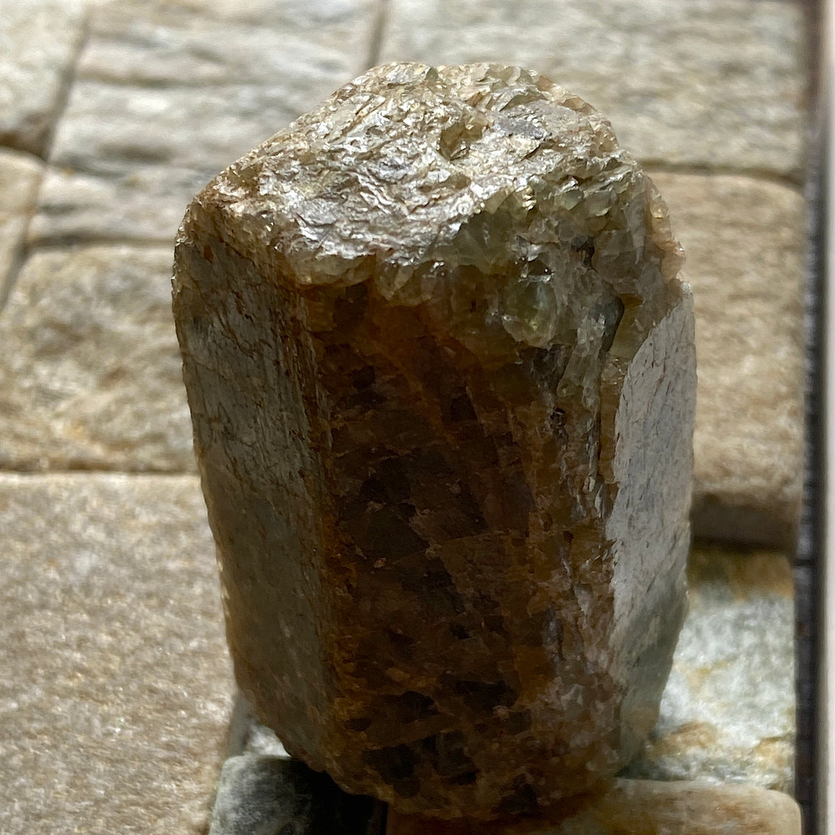 APATITE CRYSTAL : YATES MINE, OTTER LAKE, QUEBEC, CANADA 57g MF5351