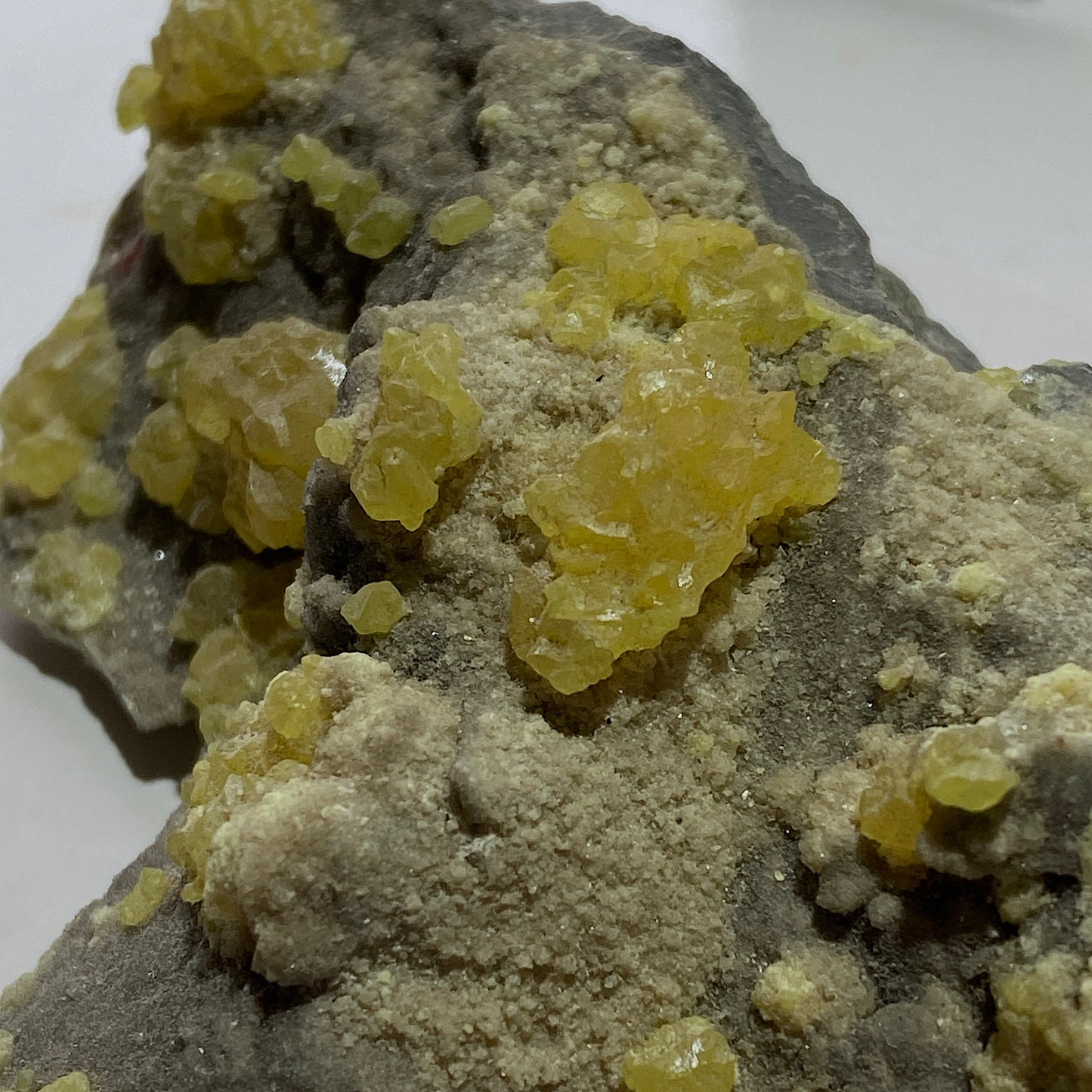 CRISTALIZACIÓN DE AZUFRE EN CELESTINA DE SICILIA 117g MF619