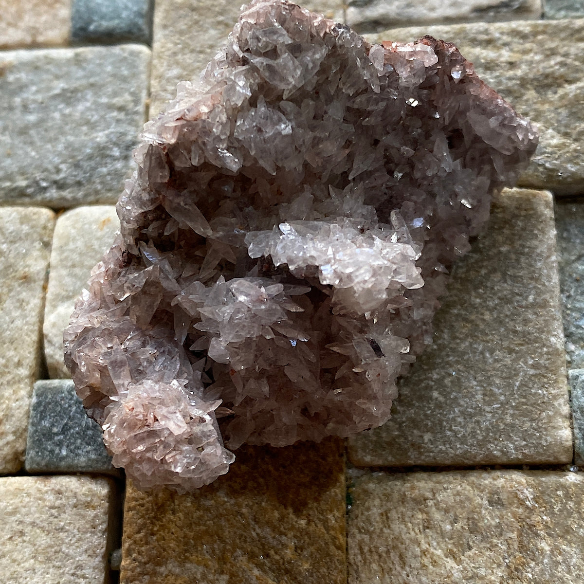 CALCITE ON HEMATITE : WEST CUMBERLAND IRON FIELD, COPELAND, CUMBRIA. 57g MF5354