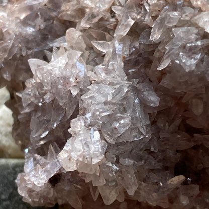 CALCITE ON HEMATITE : WEST CUMBERLAND IRON FIELD, COPELAND, CUMBRIA. 57g MF5354