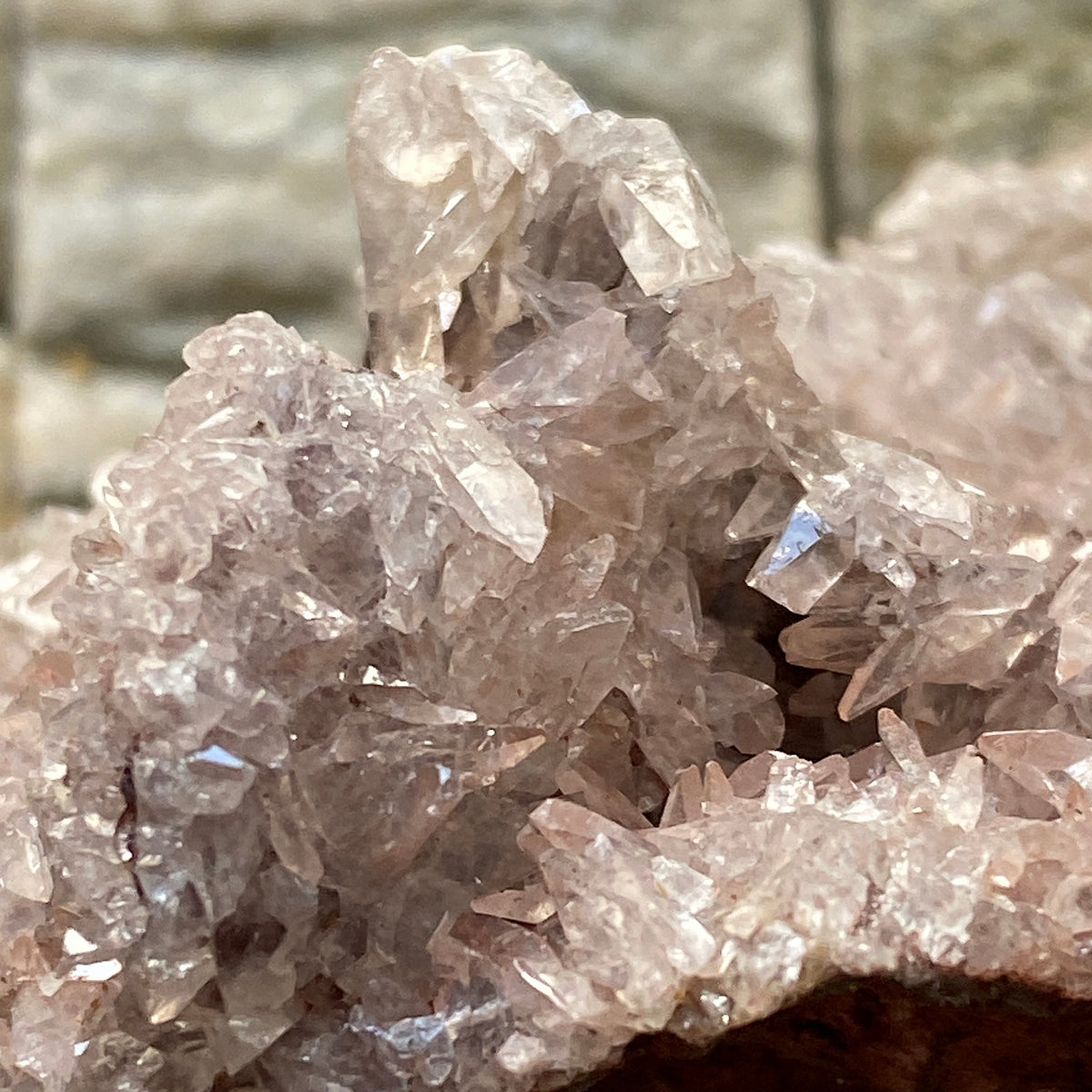 CALCITE ON HEMATITE : WEST CUMBERLAND IRON FIELD, COPELAND, CUMBRIA. 57g MF5354