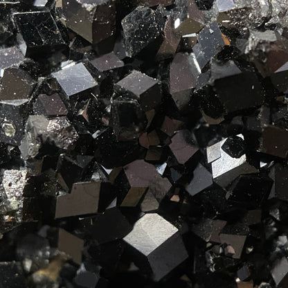 MELANITE GARNET : NEW IDRA MINING DISTRICT, SAN BENITO , CALIFORNIA, U.S.A. 240g MF4686