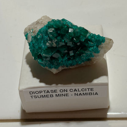 DIOPTASE ON CALCITE : TSUMEB MINE, OSHIKOTO, NAMIBIA. 22g. MF5357
