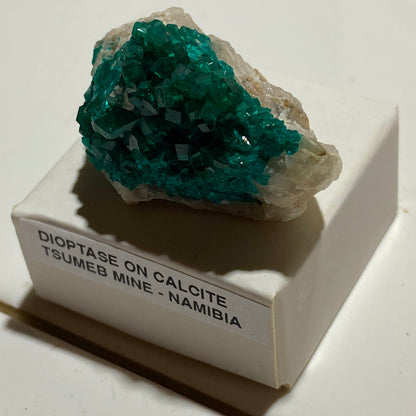 DIOPTASE ON CALCITE : TSUMEB MINE, OSHIKOTO, NAMIBIA. 22g. MF5357
