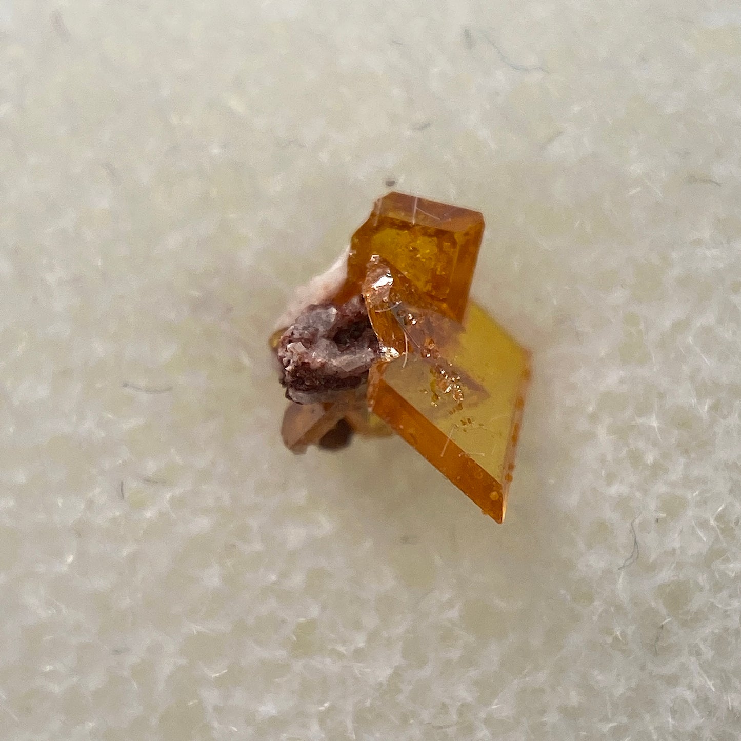 WULFENITE SEMI-MICRO SPECIMEN - ROWLEY MINE, ARIZONA,  U.S.A.  0.40Ct MF650