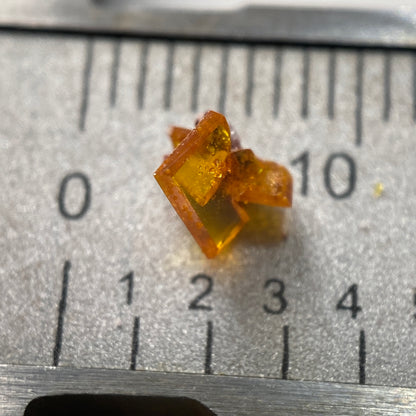 WULFENITE SEMI-MICRO SPECIMEN - ROWLEY MINE, ARIZONA,  U.S.A.  0.40Ct MF650