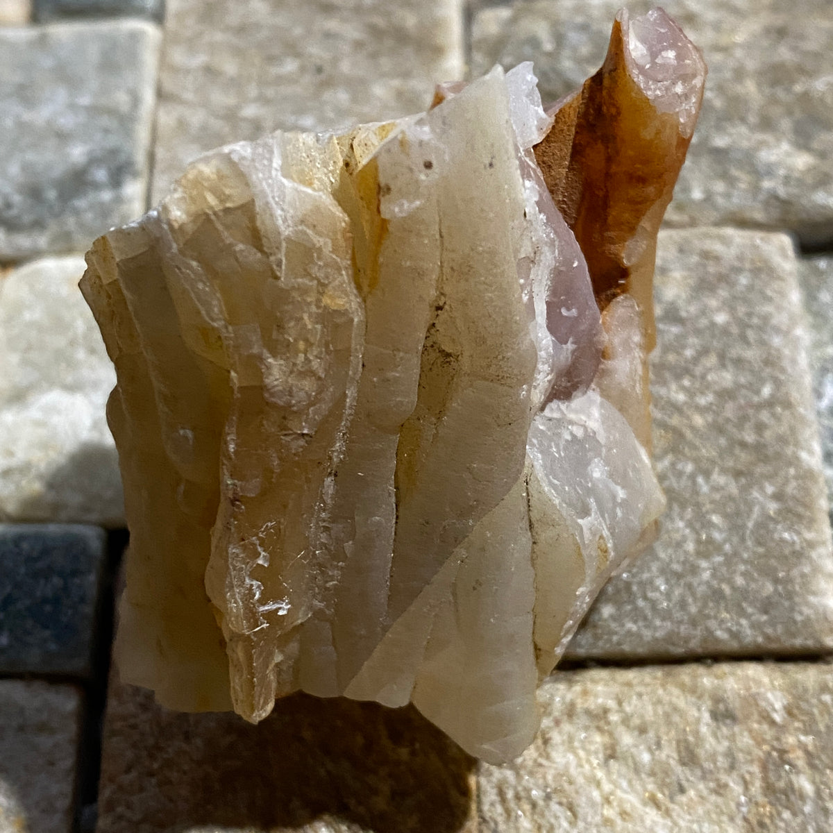 RARE CHALCEDONY : TREVASCUS MINE, CARNHELL GREEN, CORNWALL  35g MF5362