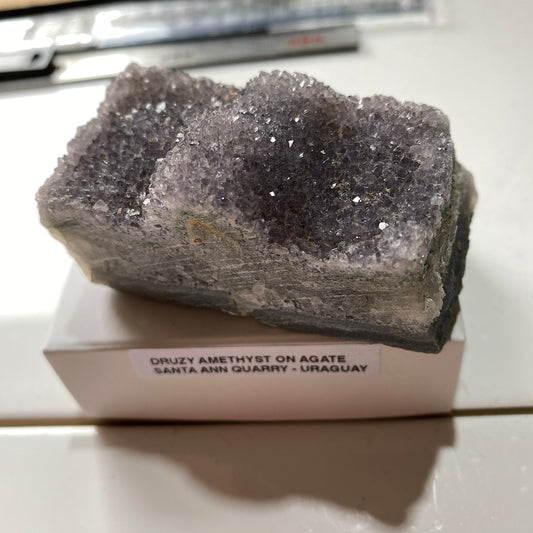 DRUZY AMETHYST ON AGATE : SANTA ANN QUARRY, ARTIGAS, URUGUAY. 163g MF5364
